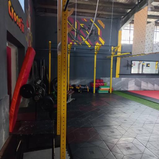 عکس سالن ورزشی شهید بابایی