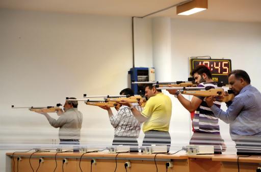 عکس سالن تیراندازی و دارت