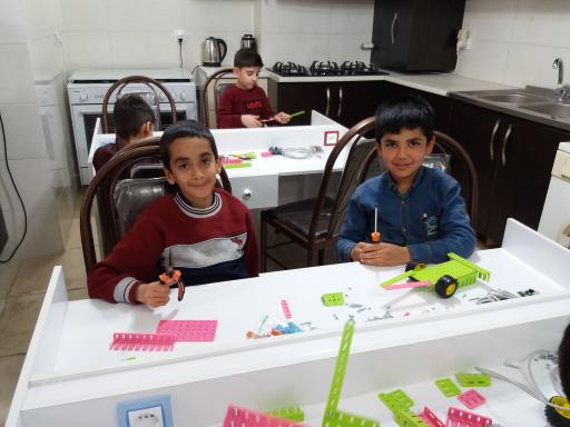 عکس آموزشگاه رباتیک راحیل گستر