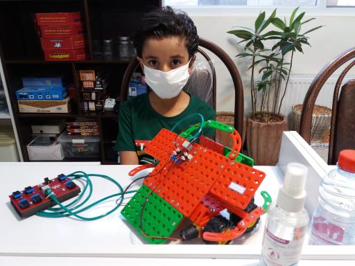 عکس آموزشگاه رباتیک راحیل گستر