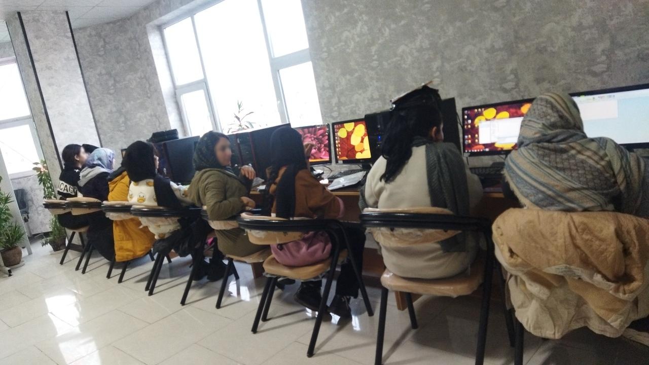 عکس آموزشگاه کامپیوتر سوری
