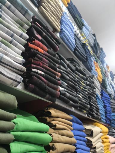 عکس فروشگاه پیراهن ایکات