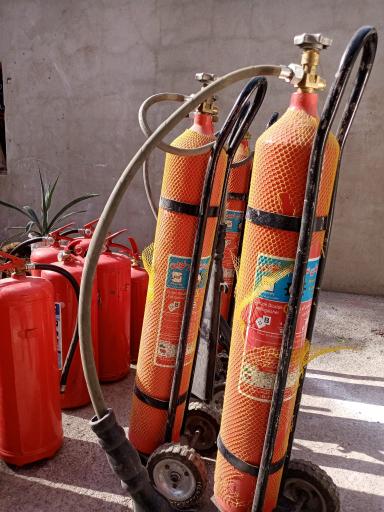 عکس شرکت شیر و شعله پویا