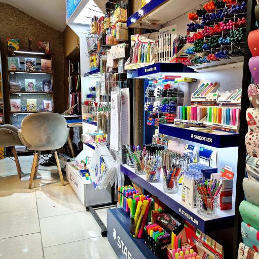 عکس کتاب‌فروشی فندق