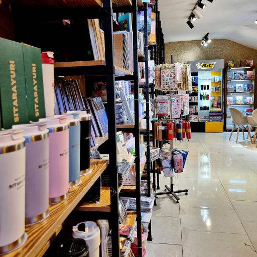 عکس کتاب‌فروشی فندق