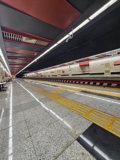 عکس ورودی ایستگاه مترو شهید ستاری