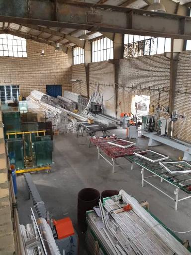 عکس کارخانه تولید درب و پنجره دوجداره