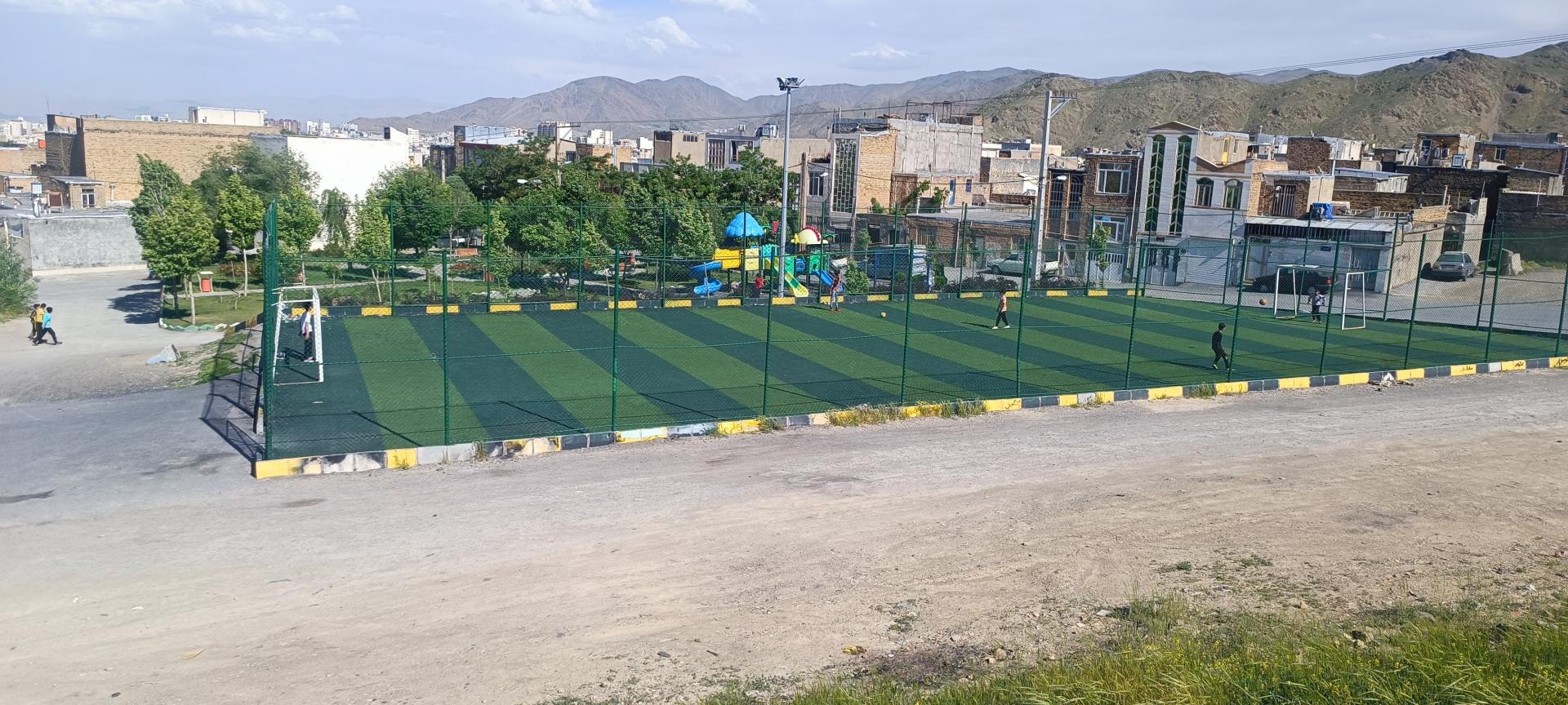 عکس زمین چمن احمد کافی