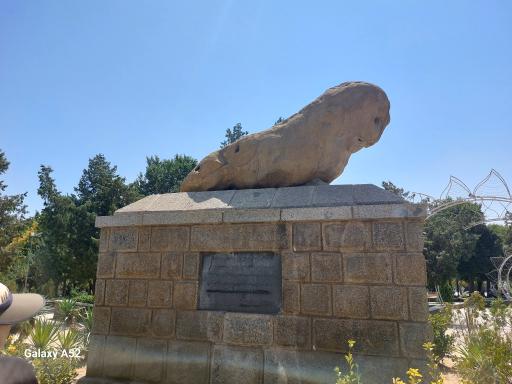 عکس مجسمه شیر سنگی