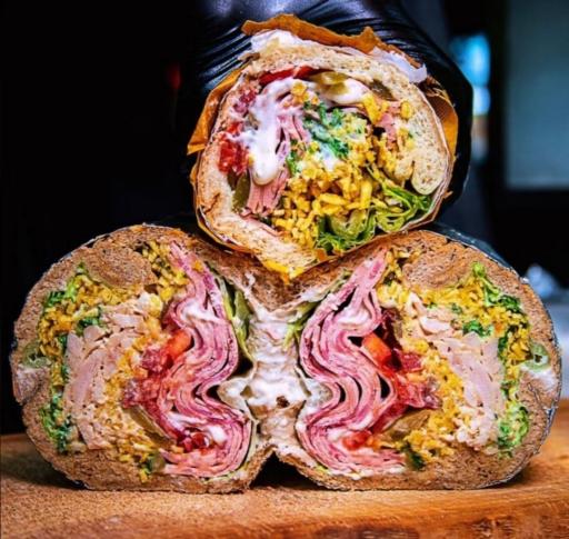 عکس فست فود بمب الهیه شعبه 2