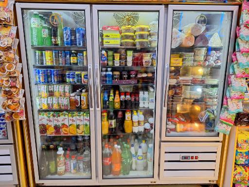 عکس سوپر مارکت سادات (شبانه روزی)