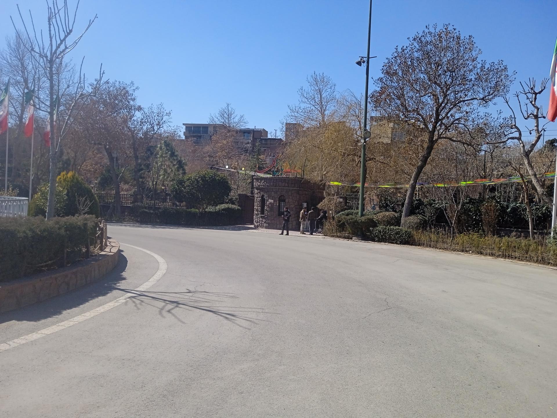 عکس درب ورودی پارکهای گل و باغ وحش 