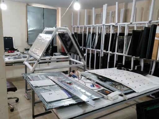 عکس تعمیرات تلویزیون مرکزی