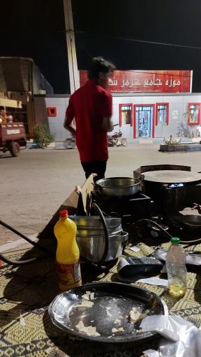 عکس نان و سمبوسه محلی خاله زهرا 