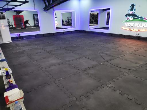 عکس باشگاه ورزشی نیومند