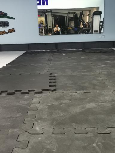 عکس باشگاه ورزشی نیومند