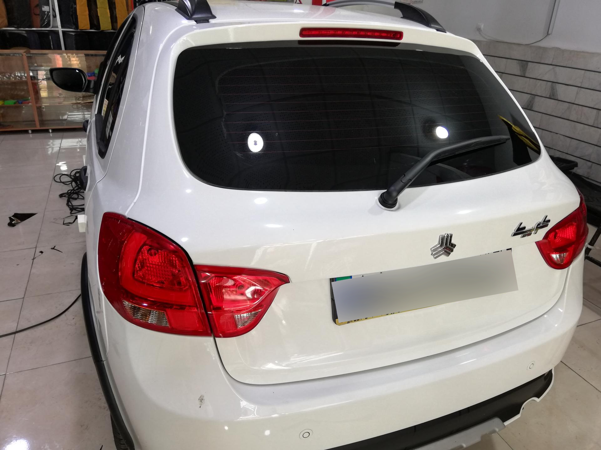 عکس لوکس اسپرت فرشید