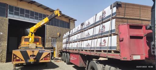 عکس صنایع چوب و آهن حصین مهرگرد