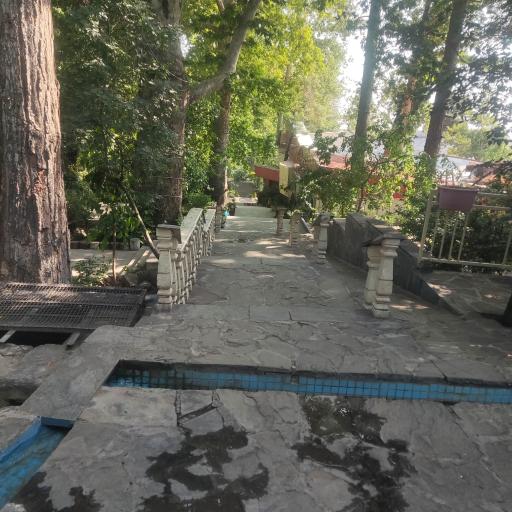 باغ رستوران ارغوان 