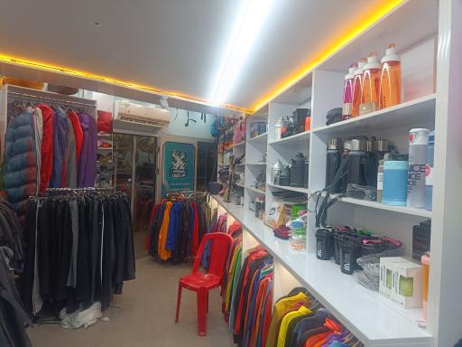 عکس فروشگاه کوهنوردی آمازون