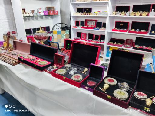 عکس زعفران فروشی کاخ ساسان