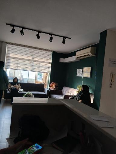 عکس دکتر مرجان اوستاد