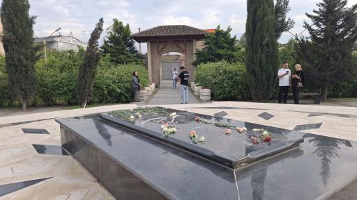 عکس آرامگاه استاد محمدرضا لطفی