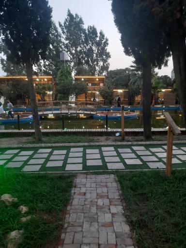 عکس عمارت آفریدون (کافه فست فود)