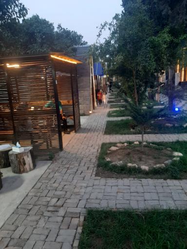 عکس عمارت آفریدون (کافه فست فود)