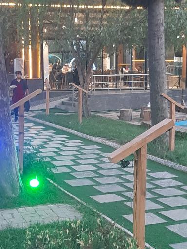 عکس عمارت آفریدون (کافه فست فود)