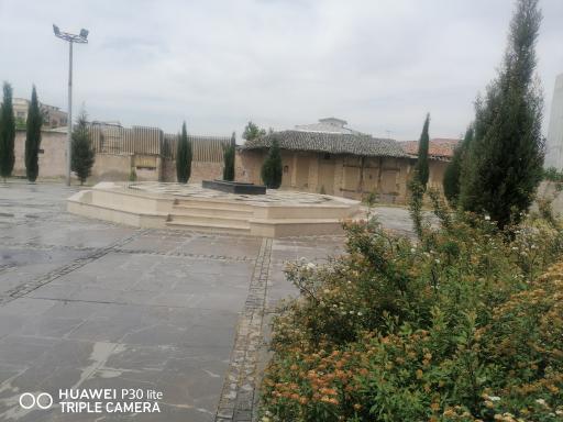 عکس آرامگاه استاد محمدرضا لطفی