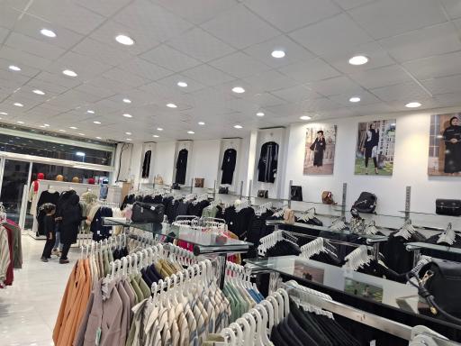 عکس فروشگاه مانتو صبا