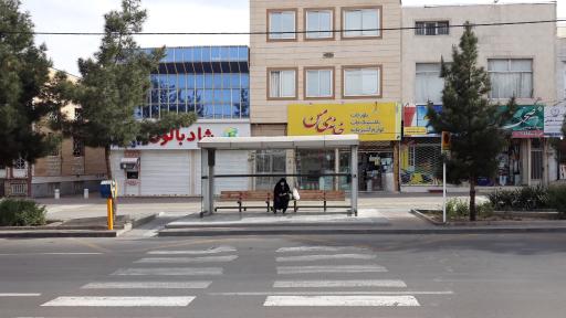 عکس ایستگاه اتوبوس میدان مادر