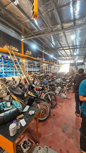 عکس کارگاه تعمیر موتور اصفهان کاستوم