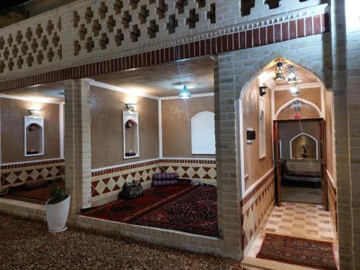 عکس رستوران و سفره خانه سنتی لینو نایین