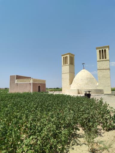 عکس رستوران و سفره خانه سنتی لینو نایین