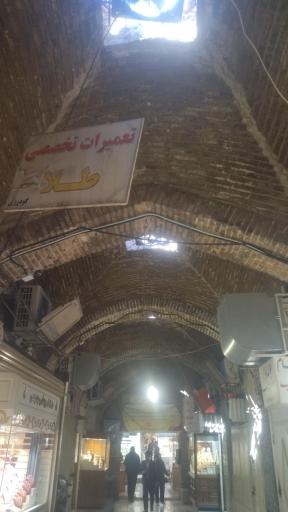 عکس بازار سرپوشیده طلا فروشان