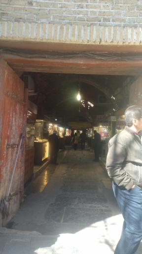 عکس بازار سرپوشیده طلا فروشان