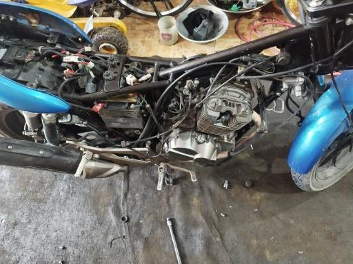 عکس تعمیرگاه موتورسیکلت عافیل