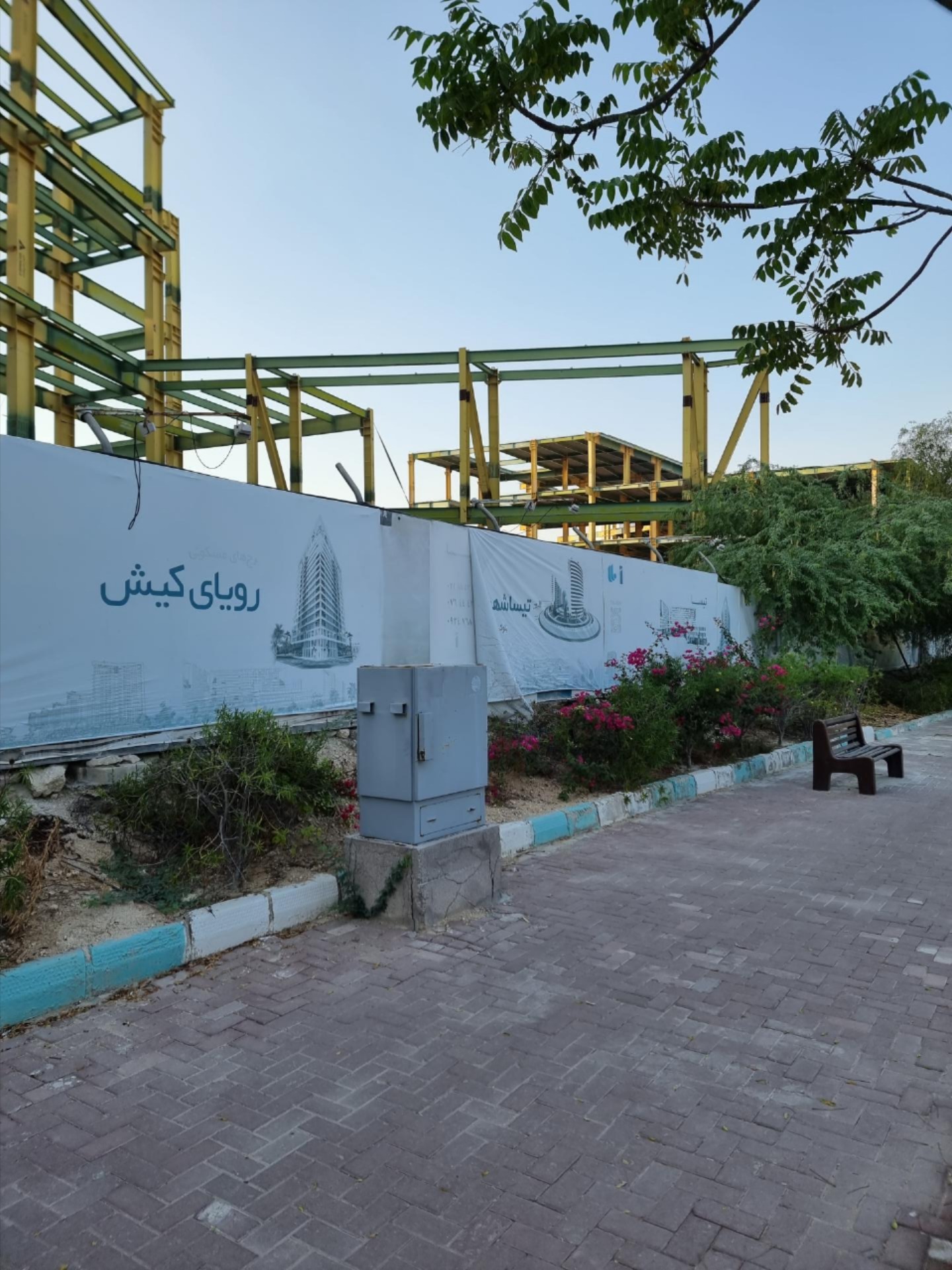 عکس مجتمع تجاری تفریحی تیسا یک