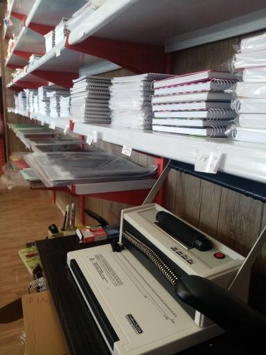 عکس فروشگاه لوازم التحریر صدف