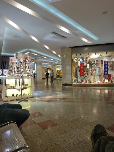 عکس مرکز خرید میلاد نور