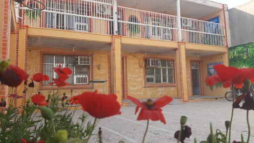 عکس دبیرستان پسرانه صدرا