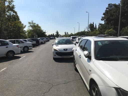 عکس پارکینگ عمومی دانشجویان