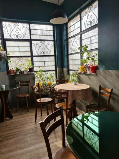 عکس کافه و فست فود شمعدونی