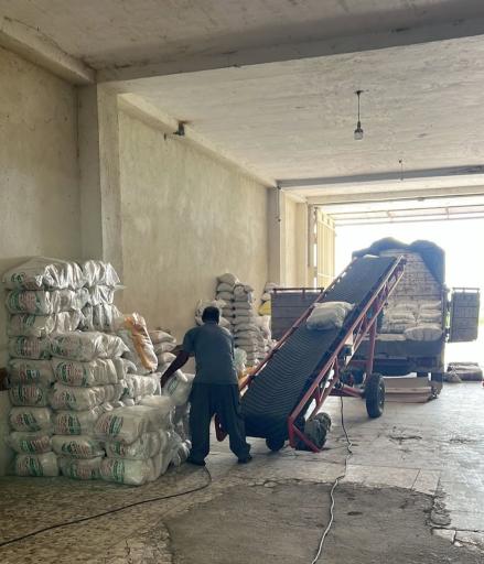 عکس برنج فروشی آسوده