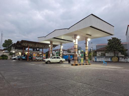 عکس جایگاه بنزین و CNG کادوس