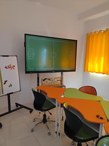 عکس دبستان دخترانه توسکا