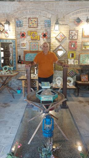 عکس نمایشگاه آثار کاشی موزاییک آرت ثامن