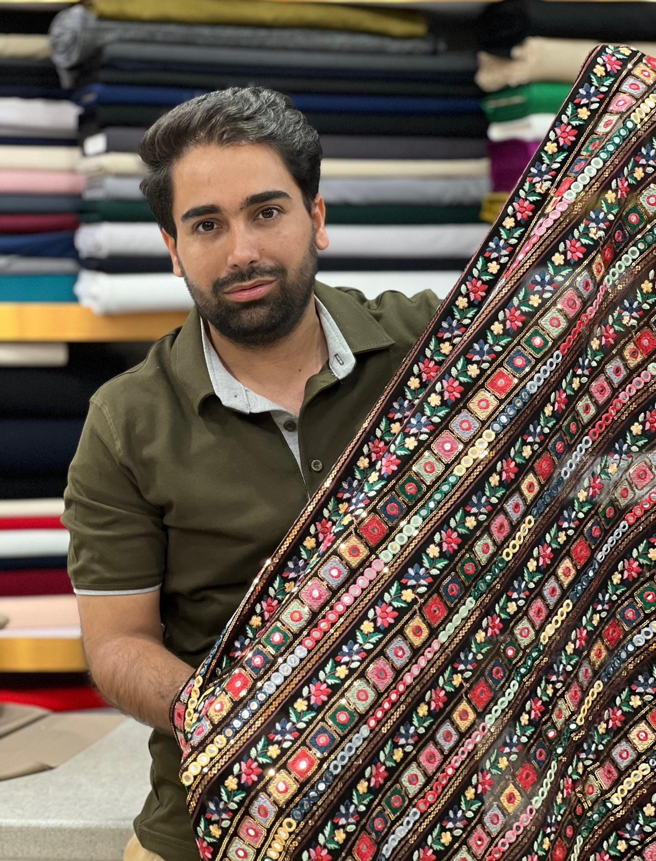 عکس پارچه سرای قدک 